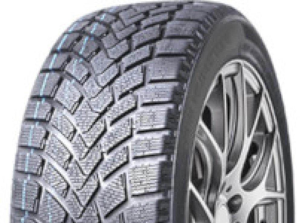 Delmax Snow Hunter 215/50R17 95H, XL