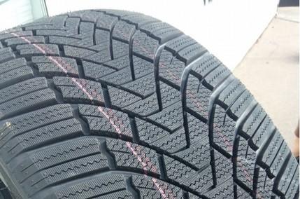 Fronway Icemaster I 215/45R17 91V